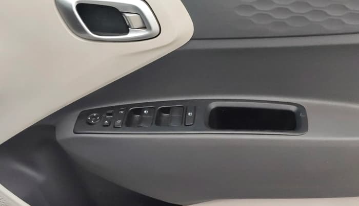 2020 Hyundai AURA SX PLUS 1.2 AMT, Petrol, Automatic, 34,756 km, Driver Side Door Panels Control