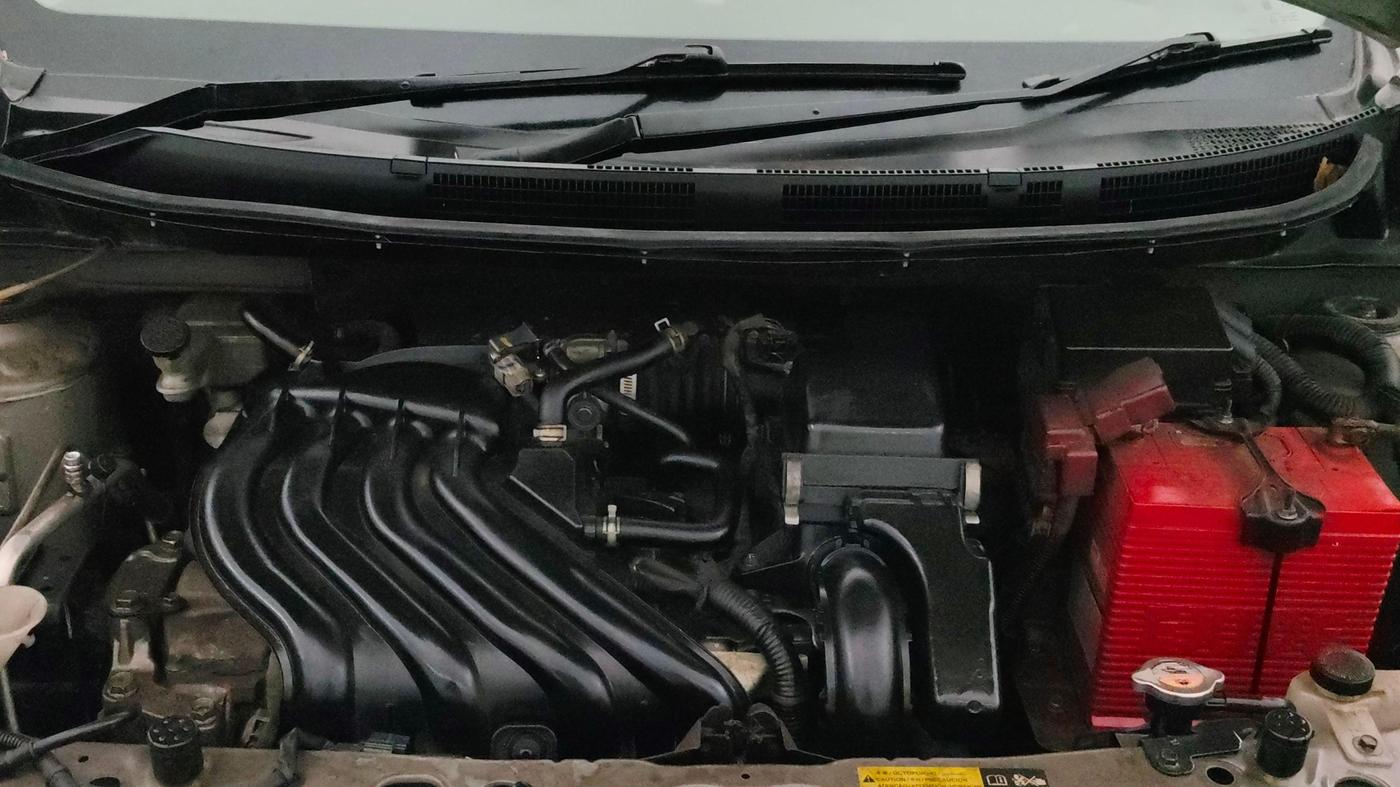 2015 Renault Scala RXL PETROL, Petrol, Manual, 44,881 km, Engine View