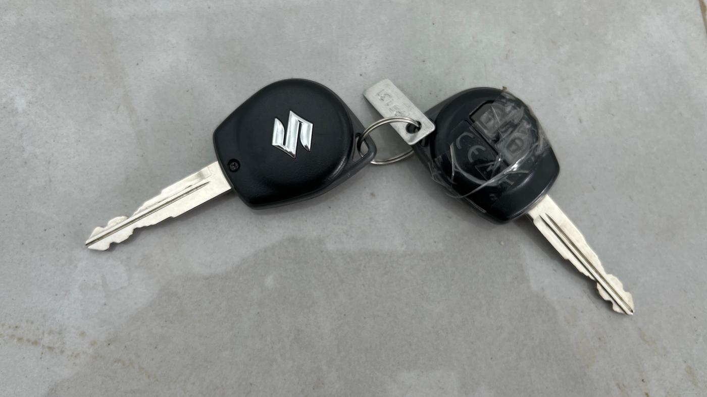 2024 Maruti FRONX DELTA PLUS 1.2L AGS, Petrol, Automatic, 34,092 km, Key Close Up