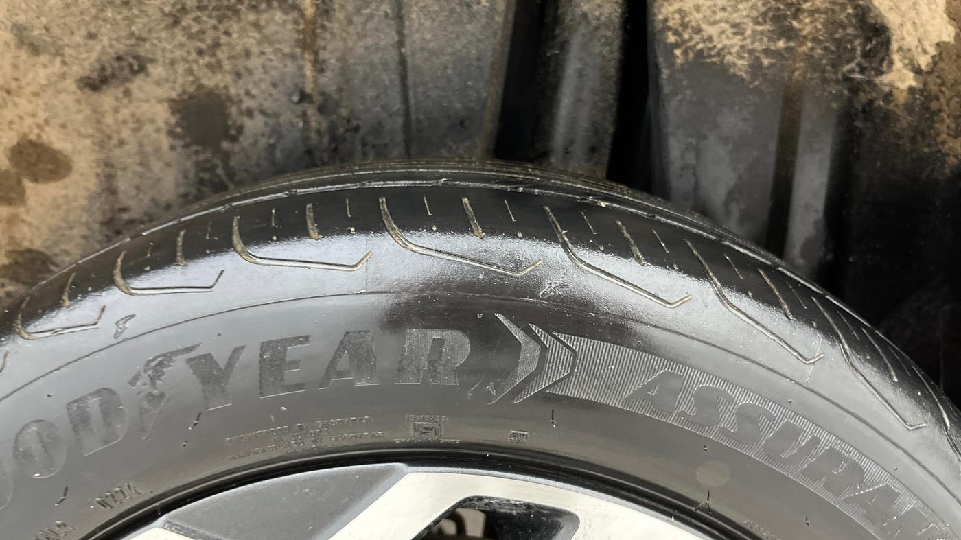 2024 Maruti FRONX DELTA PLUS 1.2L AGS, Petrol, Automatic, 34,092 km, Left Rear Tyre Tread