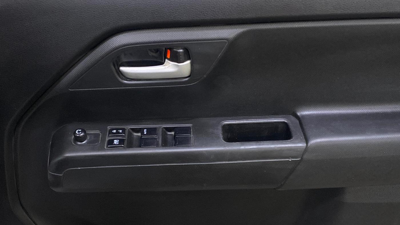 2022 Maruti New Wagon-R VXI (O) 1.2, Petrol, Manual, 41,918 km, Driver Side Door Panels Control