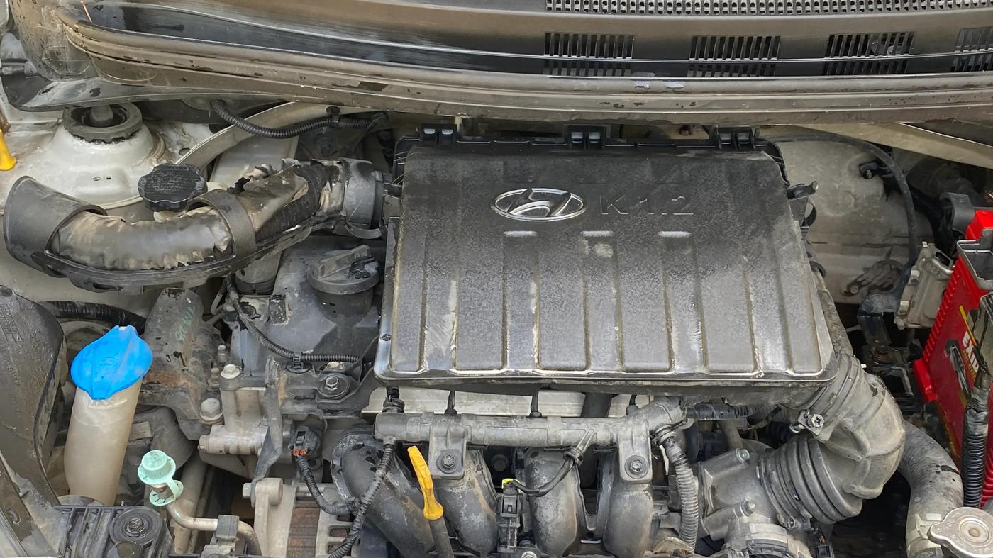 2015 Hyundai Xcent S 1.2, Petrol, Manual, 1,45,257 km, Engine View - Right