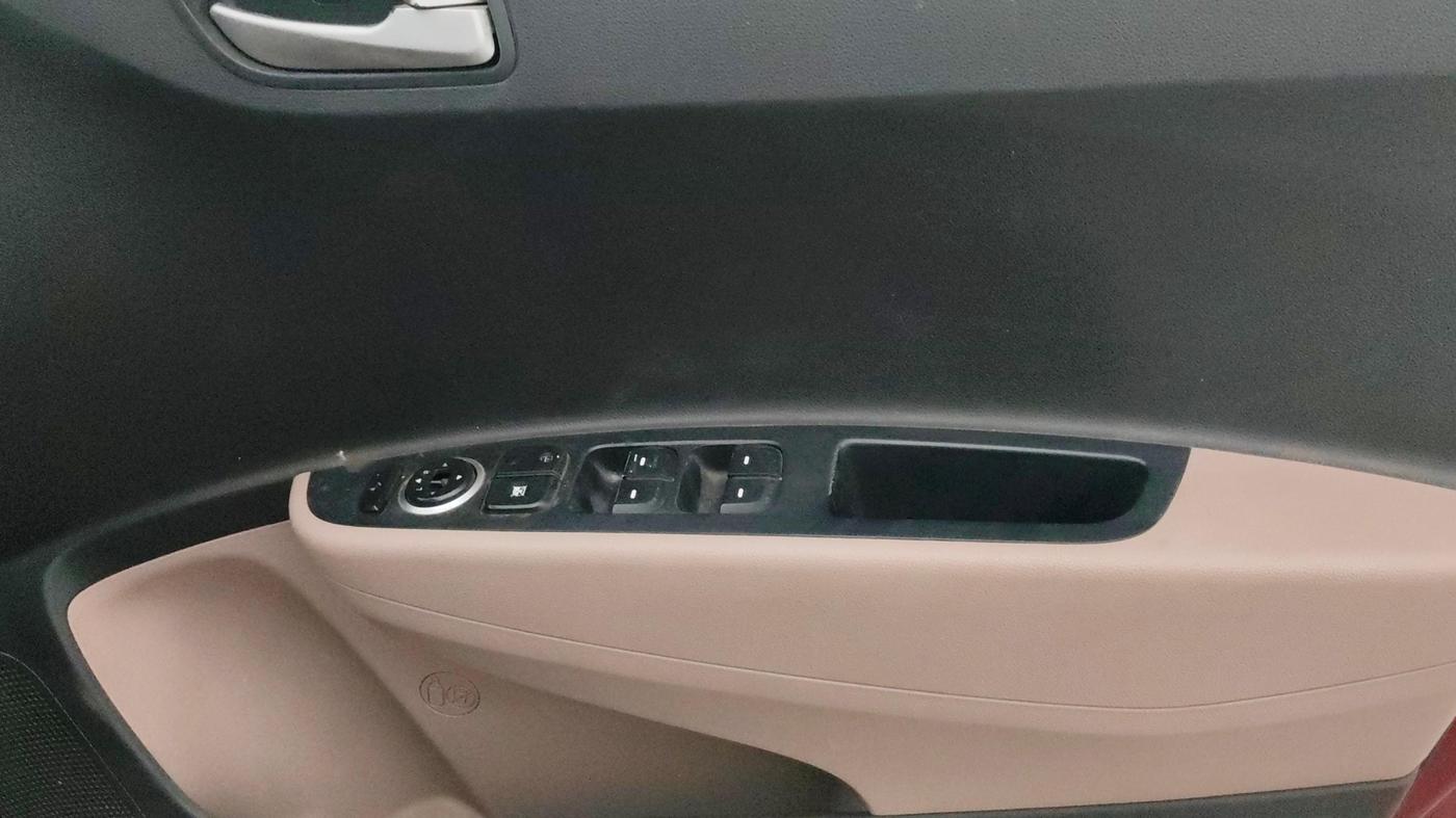 2013 Hyundai Grand i10 SPORTZ 1.2 KAPPA VTVT, Petrol, Manual, 1,17,049 km, Driver Side Door Panels Control