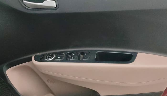 2013 Hyundai Grand i10 SPORTZ 1.2 KAPPA VTVT, Petrol, Manual, 1,17,049 km, Driver Side Door Panels Control