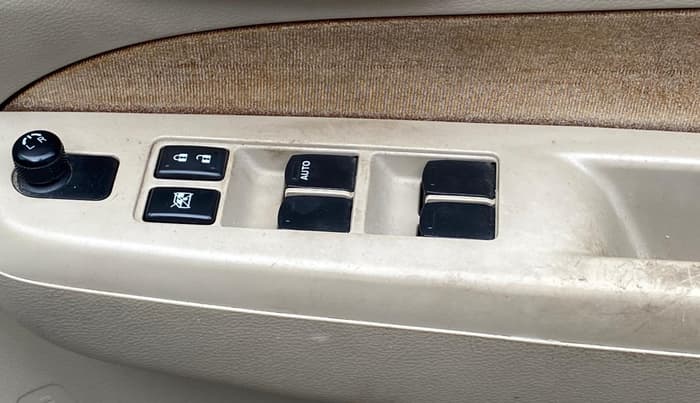 2017 Maruti Ciaz VXI+, Petrol, Manual, 1,17,029 km, Driver Side Door Panels Control