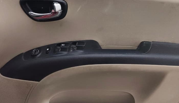 2013 Hyundai i10 SPORTZ 1.2, Petrol, Manual, 92,763 km, Driver Side Door Panels Control
