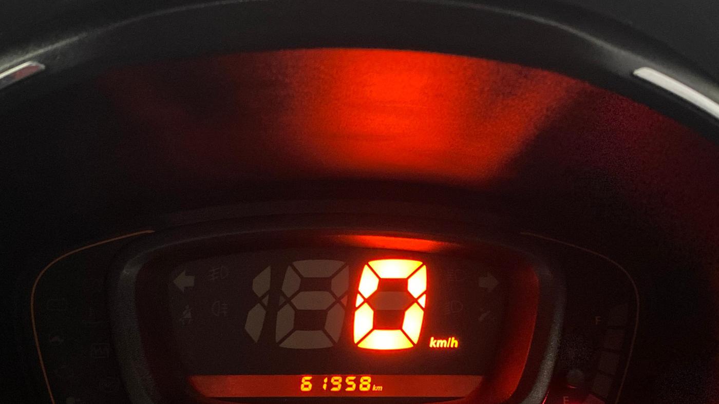 2018 Renault Kwid RXT 1.0 (O), Petrol, Manual, 61,957 km, Odometer Image