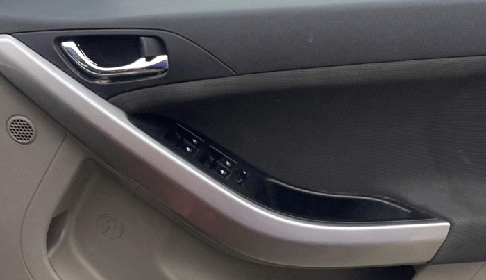 2018 Tata NEXON XZA PLUS DIESEL, Diesel, Automatic, 1,11,470 km, Driver Side Door Panels Control