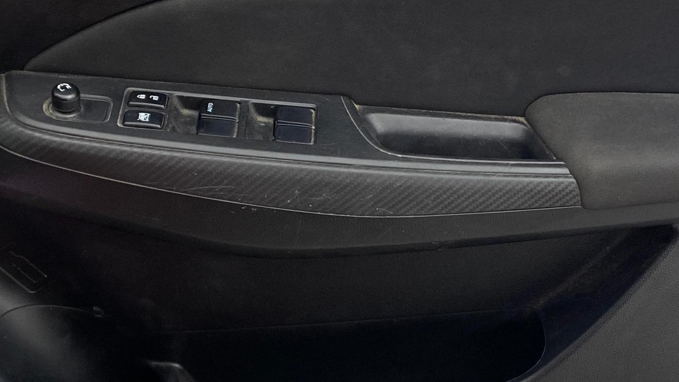 2019 Maruti Swift VXI, Petrol, Manual, 46,995 km, Driver Side Door Panels Control
