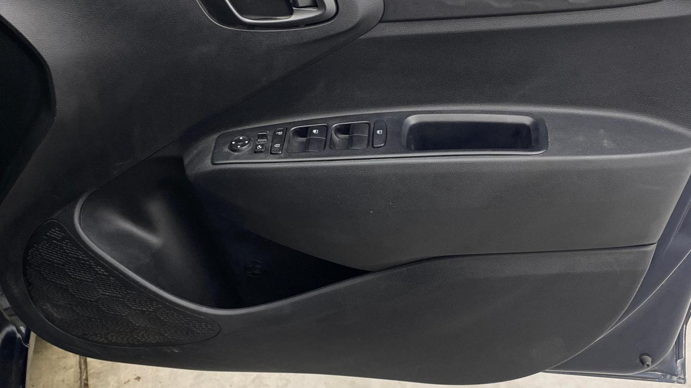 2022 Hyundai GRAND I10 NIOS SPORTZ 1.0 TURBO GDI, Petrol, Manual, 35,481 km, Driver Side Door Panels Control
