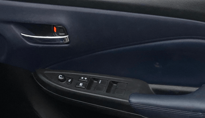 2022 Maruti Baleno ALPHA PETROL 1.2, Petrol, Manual, 39,536 km, Driver Side Door Panels Control