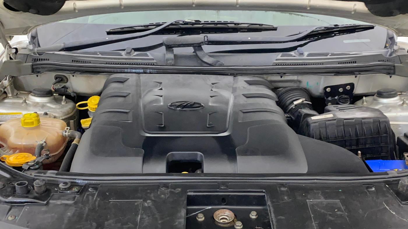 2021 Mahindra XUV500 W9, Diesel, Manual, 1,13,770 km, Engine View