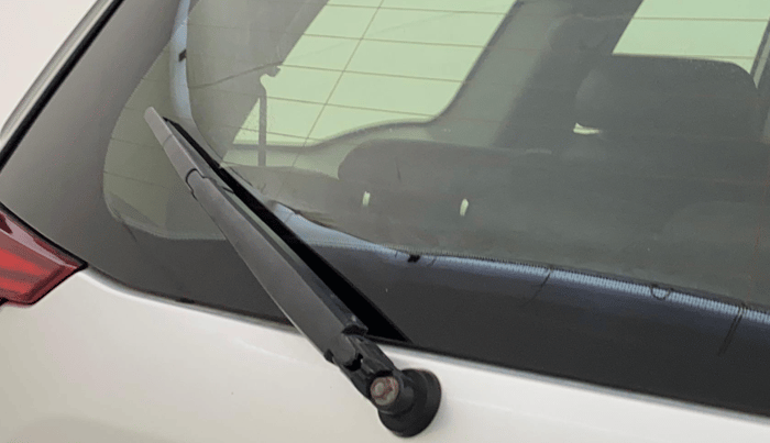 2021 Mahindra XUV500 W9, Diesel, Manual, 1,13,770 km, Rear Wiper