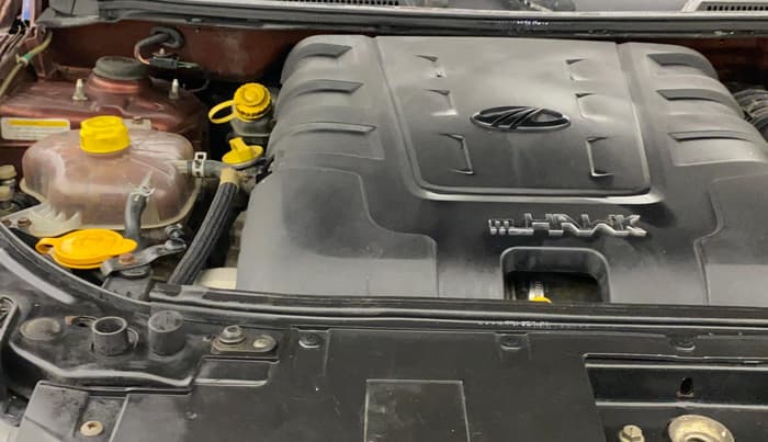 2018 Mahindra XUV500 W9, Diesel, Manual, 1,47,121 km, Engine View - Right