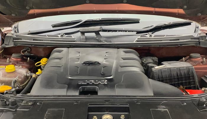 2018 Mahindra XUV500 W9, Diesel, Manual, 1,47,121 km, Engine View