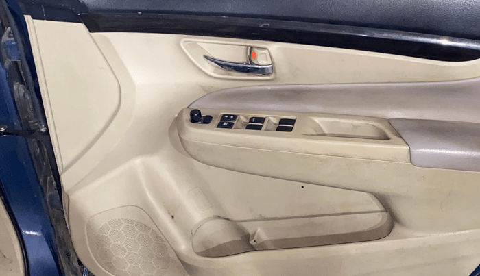 2017 Maruti Ciaz ALPHA 1.4 PETROL, Petrol, Manual, 82,063 km, Driver Side Door Panels Control