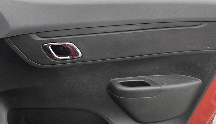 2020 Renault Kwid RXT 1.0 AMT (O), Petrol, Automatic, 50,196 km, Driver Side Door Panels Control