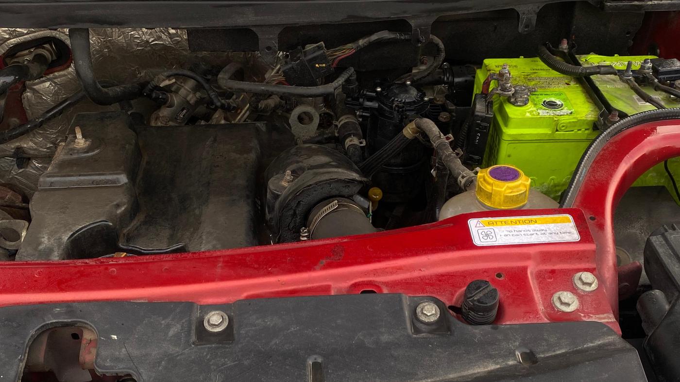 2016 Mahindra TUV300 T8, Diesel, Manual, 84,299 km, Engine View - Left