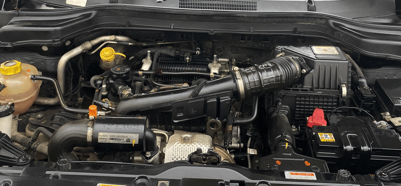 2023 Mahindra XUV300 W4 1.2 PETROL, Petrol, Manual, 68,057 km, Engine View
