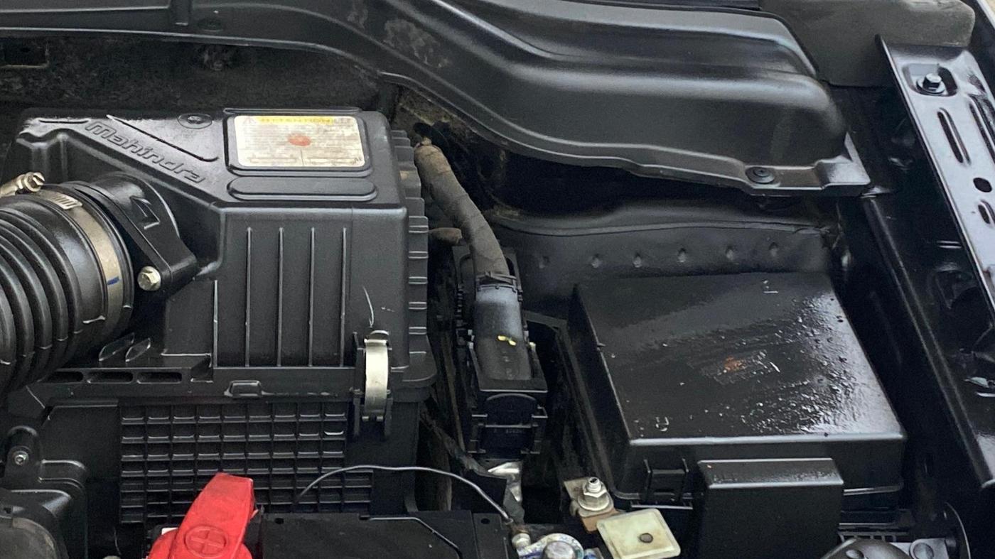 2023 Mahindra XUV300 W4 1.2 PETROL, Petrol, Manual, 68,057 km, Engine View - Left
