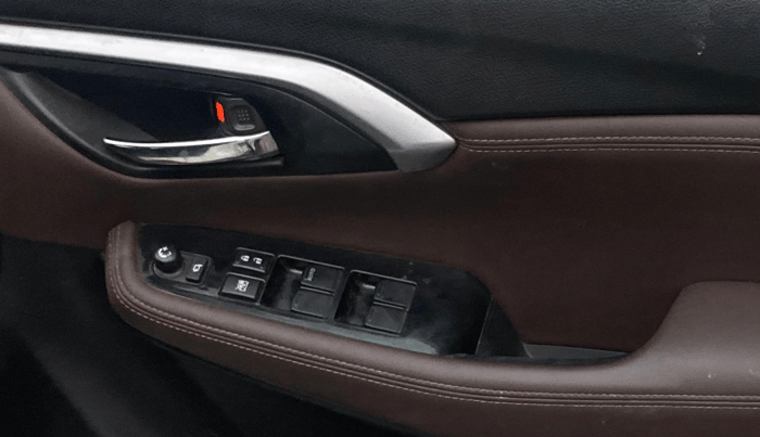 2023 Maruti Grand Vitara ALPHA SMART HYBRID AT, Petrol, Automatic, 63,790 km, Driver Side Door Panels Control