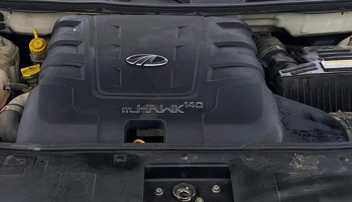 2017 Mahindra XUV500 W8, Diesel, Manual, 27,728 km, Engine View