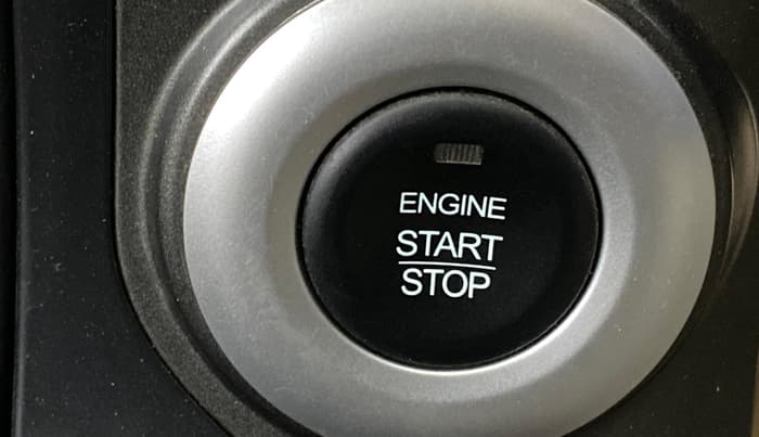 2017 Mahindra XUV500 W8, Diesel, Manual, 27,728 km, Keyless Start/ Stop Button