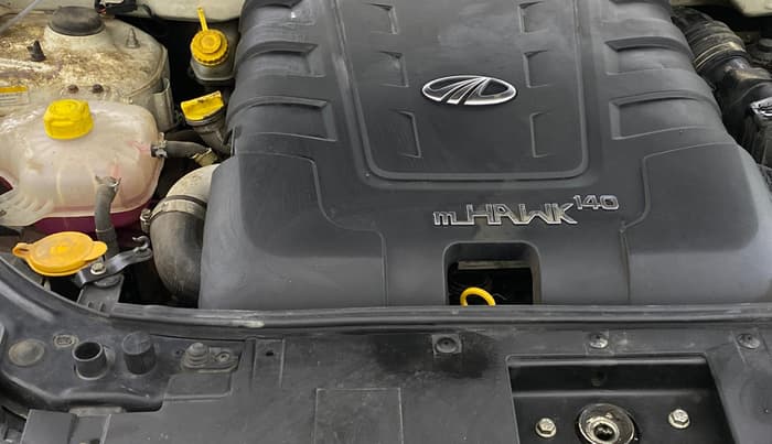 2017 Mahindra XUV500 W8, Diesel, Manual, 27,728 km, Engine View - Right