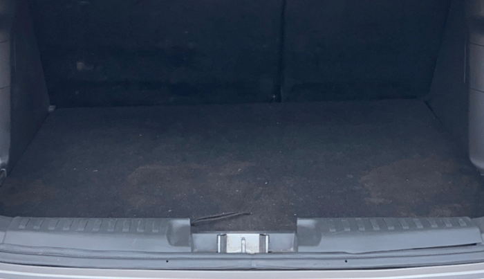 2017 Maruti Vitara Brezza ZDI, Diesel, Manual, 1,18,691 km, Boot Inside