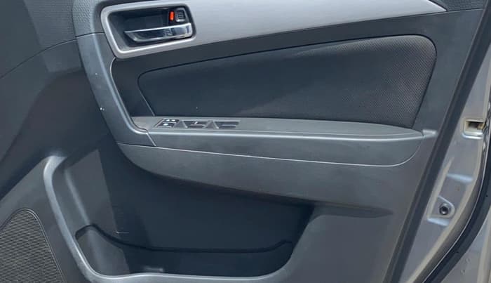 2017 Maruti Vitara Brezza ZDI, Diesel, Manual, 1,18,691 km, Driver Side Door Panels Control