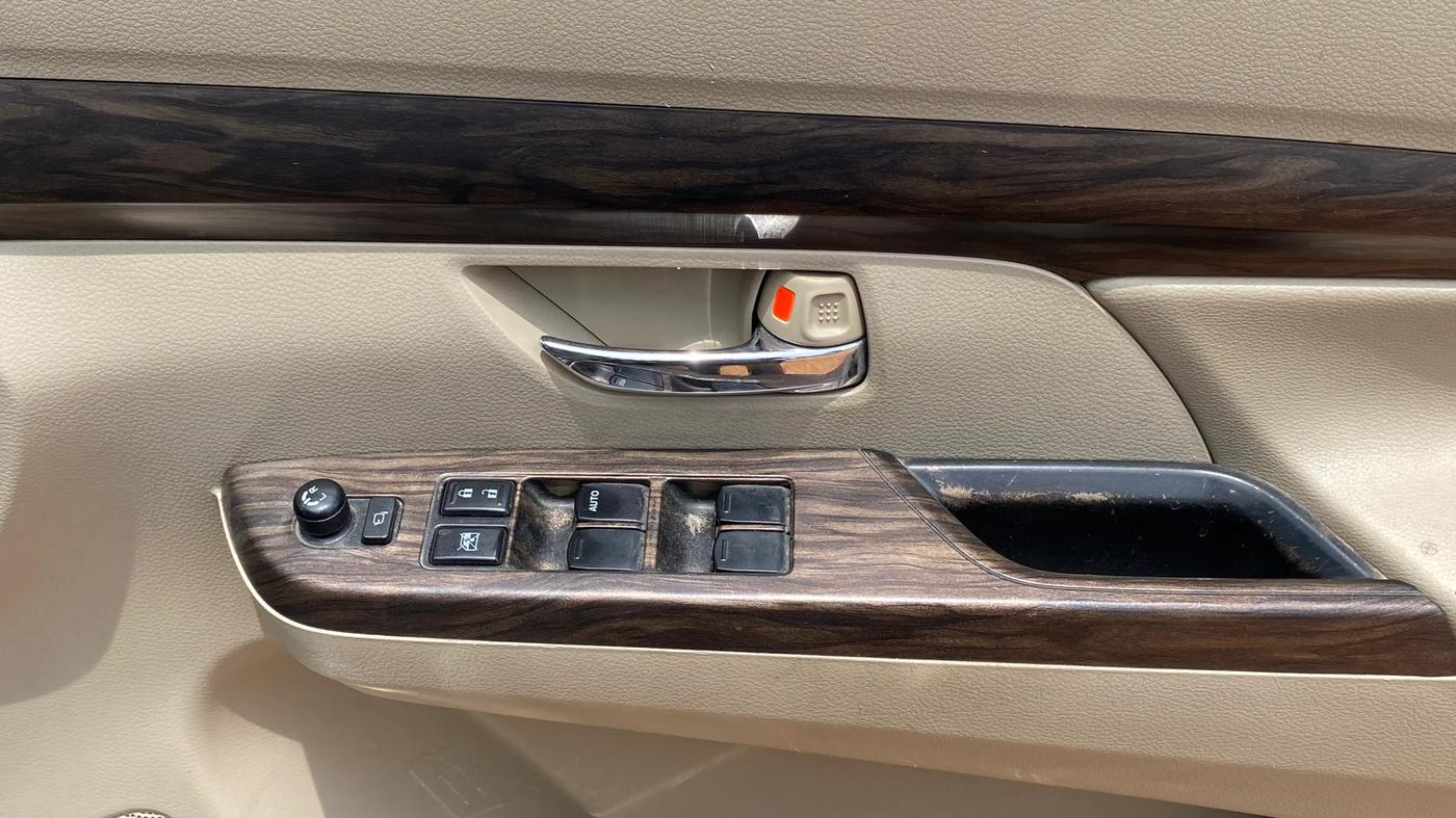 2020 Maruti Ertiga ZXI SHVS, Petrol, Manual, 97,754 km, Driver Side Door Panels Control