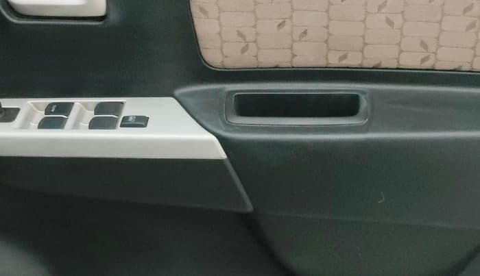 2014 Maruti Wagon R 1.0 VXI, Petrol, Manual, 60,340 km, Driver Side Door Panels Control