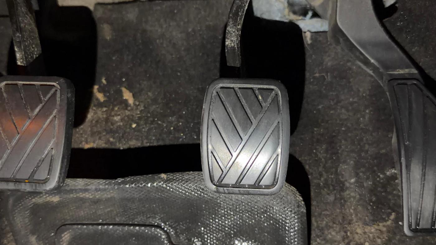 2023 Maruti Grand Vitara ZETA SMART HYBRID, Petrol, Manual, 79,844 km, Pedals