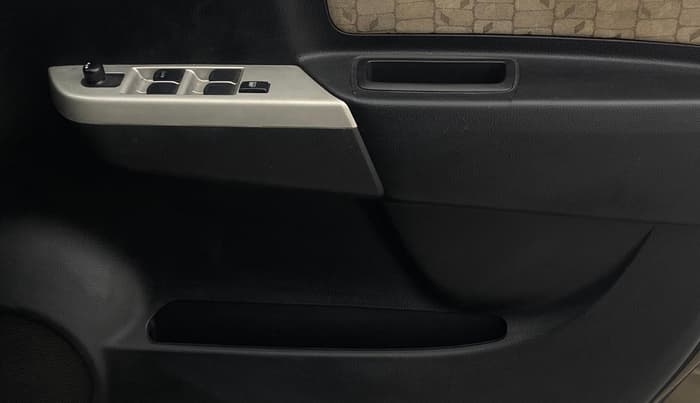 2013 Maruti Wagon R 1.0 VXI, Petrol, Manual, 47,805 km, Driver Side Door Panels Control