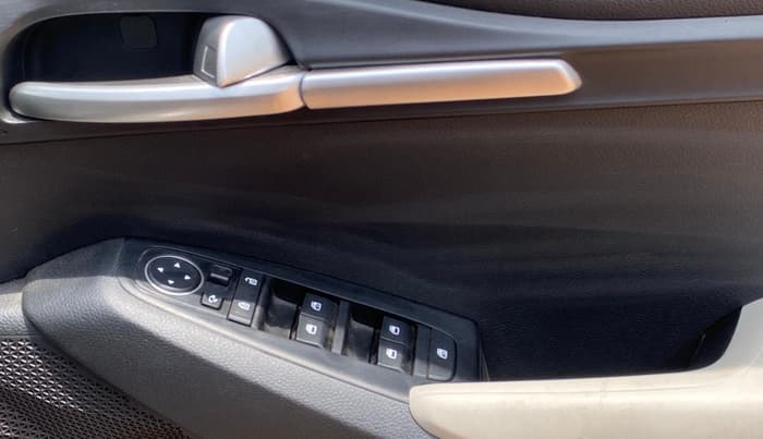 2023 KIA SELTOS HTK PLUS 1.5 IMT, Petrol, Manual, 8,157 km, Driver Side Door Panels Control