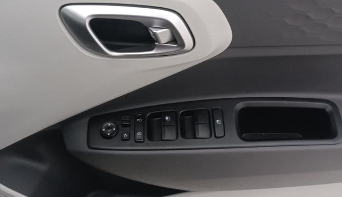 2020 Hyundai GRAND I10 NIOS SPORTZ AMT 1.2 KAPPA VTVT, Petrol, Automatic, 27,340 km, Driver Side Door Panels Control