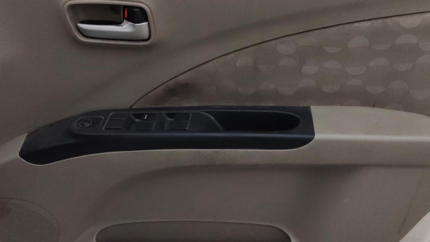 2016 Maruti Celerio ZDI (O), Diesel, Manual, 82,067 km, Driver Side Door Panels Control