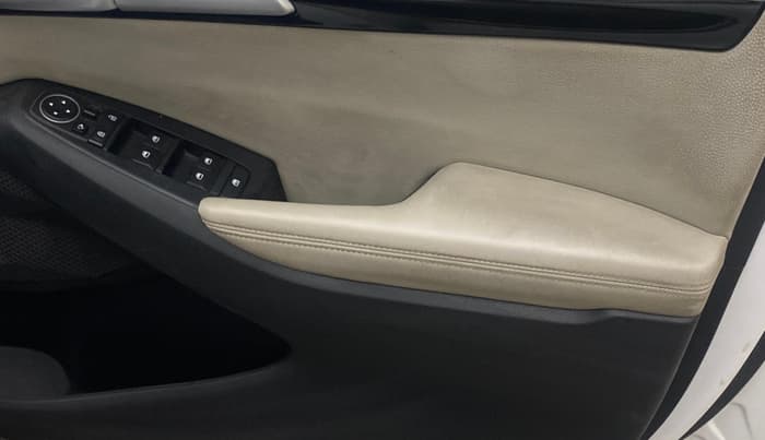2020 KIA SELTOS HTX IVT 1.5 PETROL, Petrol, Automatic, 58,940 km, Driver Side Door Panels Control