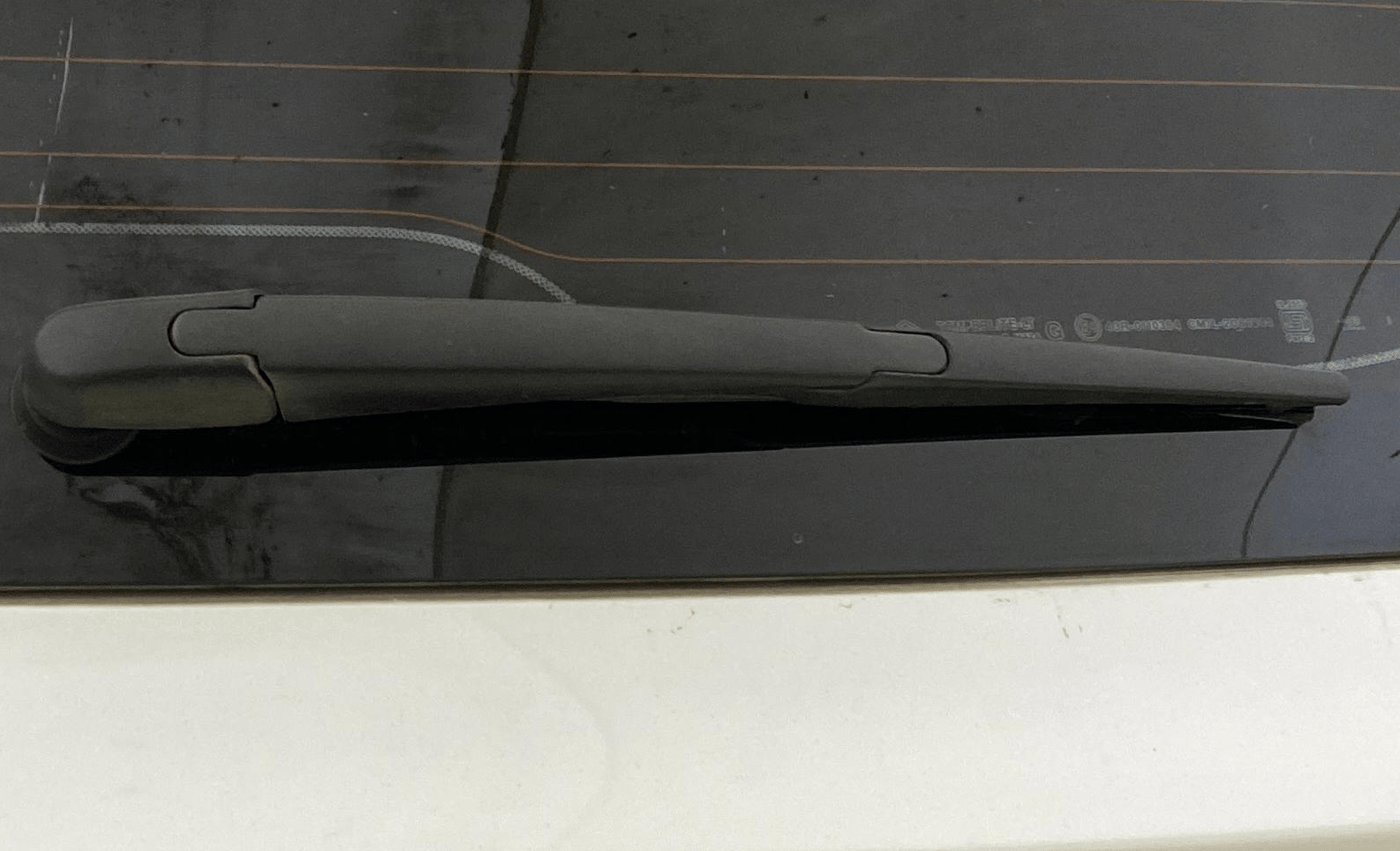 2023 Mahindra XUV700 AX 7 LUXURY D AT 7 STR, Diesel, Automatic, 31,537 km, Rear Wiper