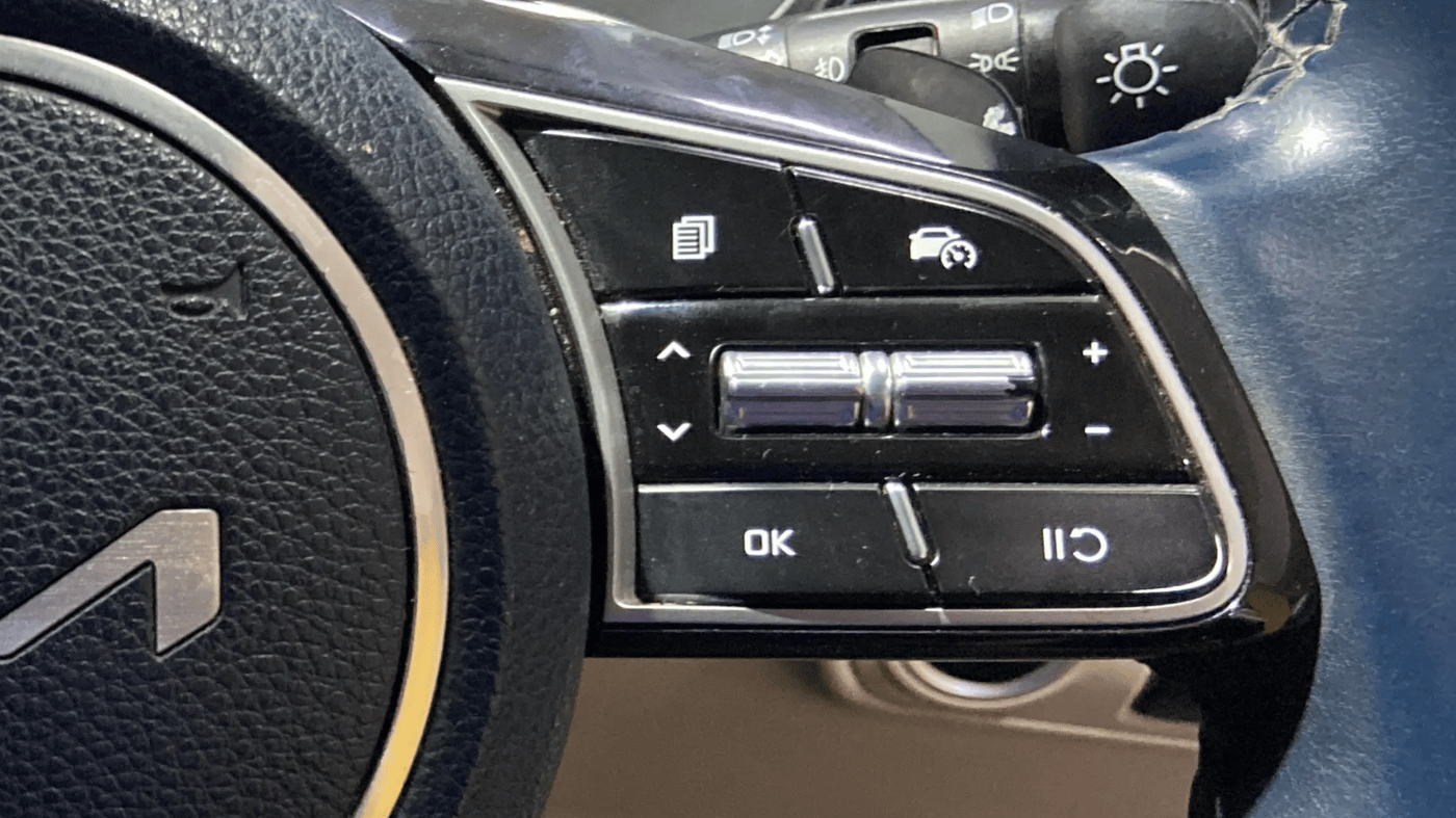 2022 KIA CARENS LUXURY PLUS 1.5 DIESEL AT 6 STR, Diesel, Automatic, 1,05,405 km, Adaptive Cruise Control