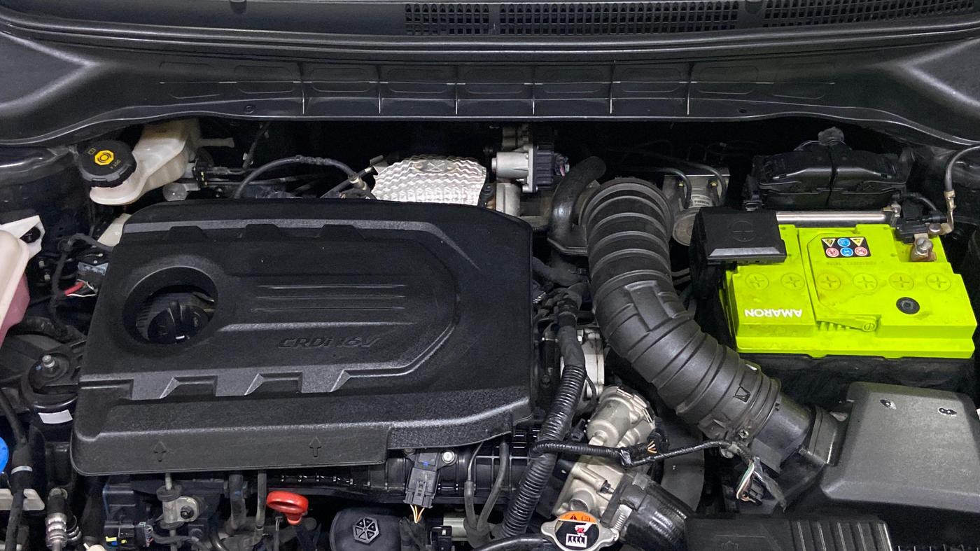 2022 KIA CARENS LUXURY PLUS 1.5 DIESEL AT 6 STR, Diesel, Automatic, 1,05,405 km, Engine View