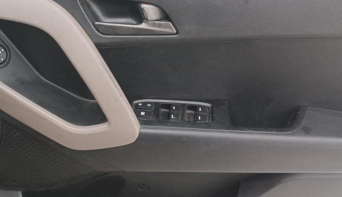 2016 Hyundai Creta S 1.6 PETROL, Petrol, Manual, 90,959 km, Driver Side Door Panels Control