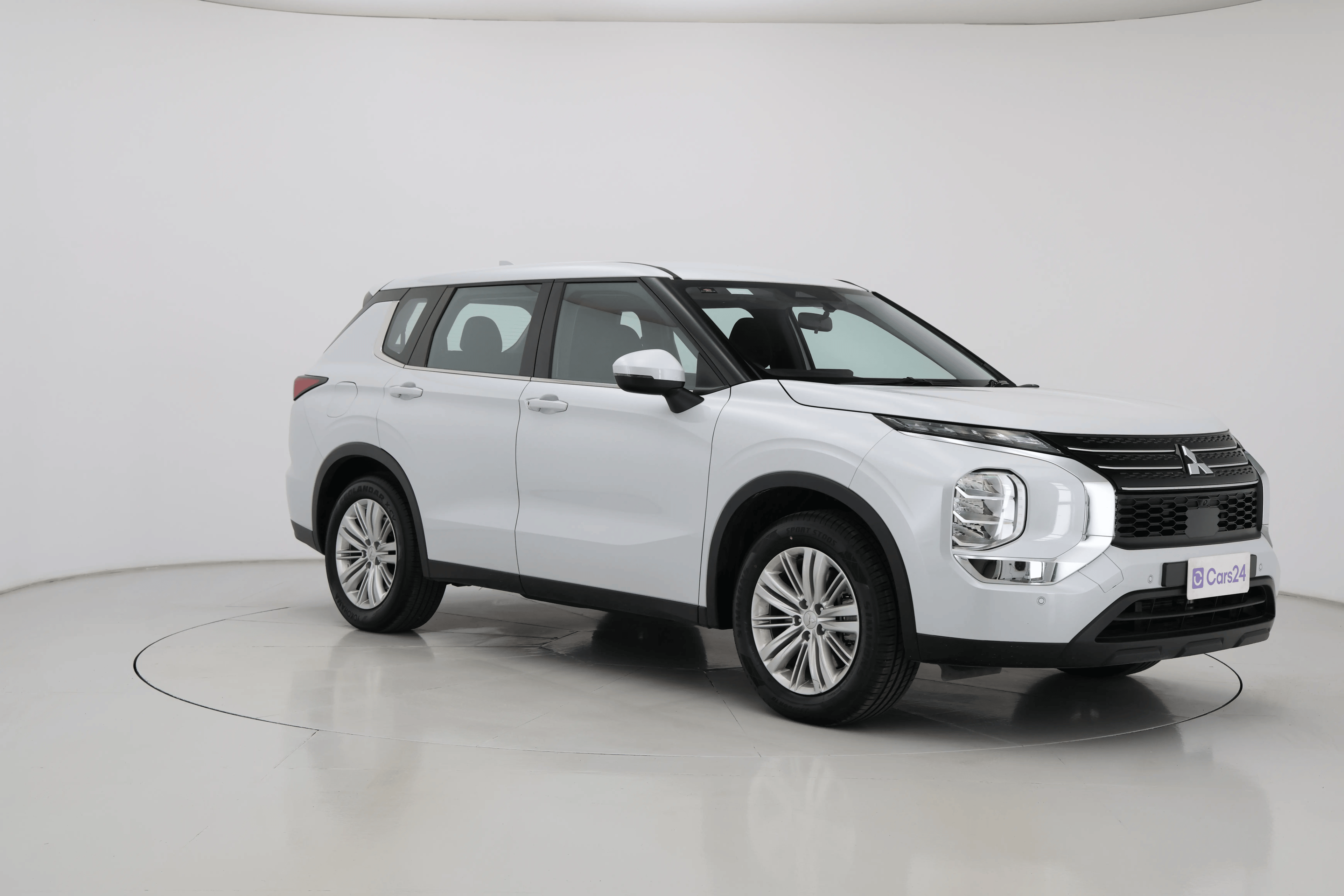 Mitsubishi Outlander image