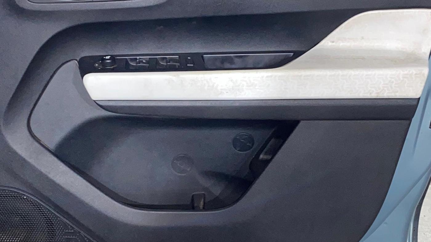 2021 Tata PUNCH ACCOMPLISHED MT, Petrol, Manual, 23,047 km, Driver Side Door Panels Control