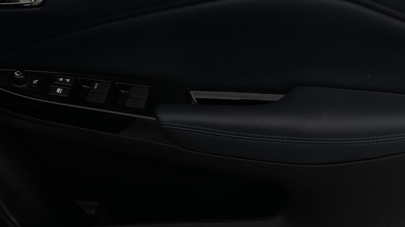 2023 Maruti Baleno ZETA 1.2 AGS, Petrol, Automatic, 15,394 km, Driver Side Door Panels Control