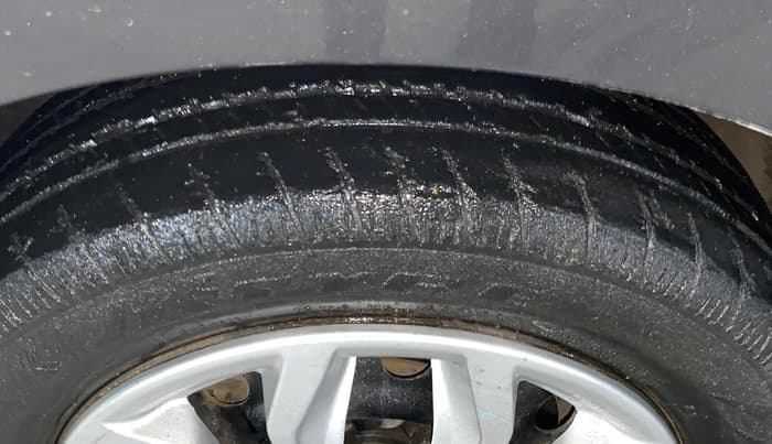 2015 Maruti Ertiga VXI, Petrol, Manual, 48,275 km, Left Front Tyre Tread