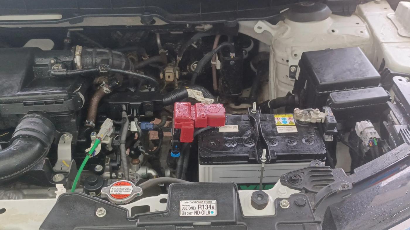 2024 Maruti BREZZA VXI AT SMART HYBRID, Petrol, Automatic, 19,851 km, Engine View - Left