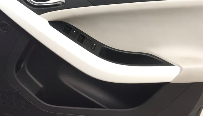2024 Tata NEXON CREATIVE 1.2 PETROL, Petrol, Manual, 19,688 km, Driver Side Door Panels Control