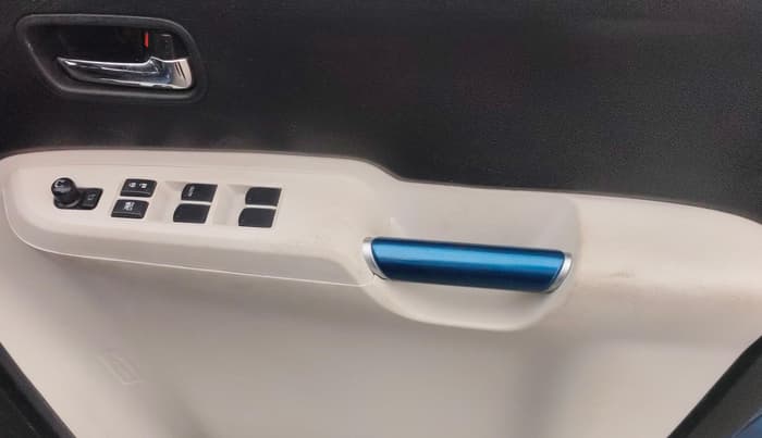 2018 Maruti IGNIS ALPHA 1.2 AMT, Petrol, Automatic, 68,474 km, Driver Side Door Panels Control