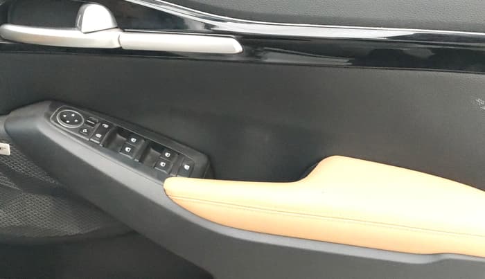 2023 KIA SELTOS HTX PLUS 1.5 IMT DIESEL, Diesel, Manual, 26,086 km, Driver Side Door Panels Control